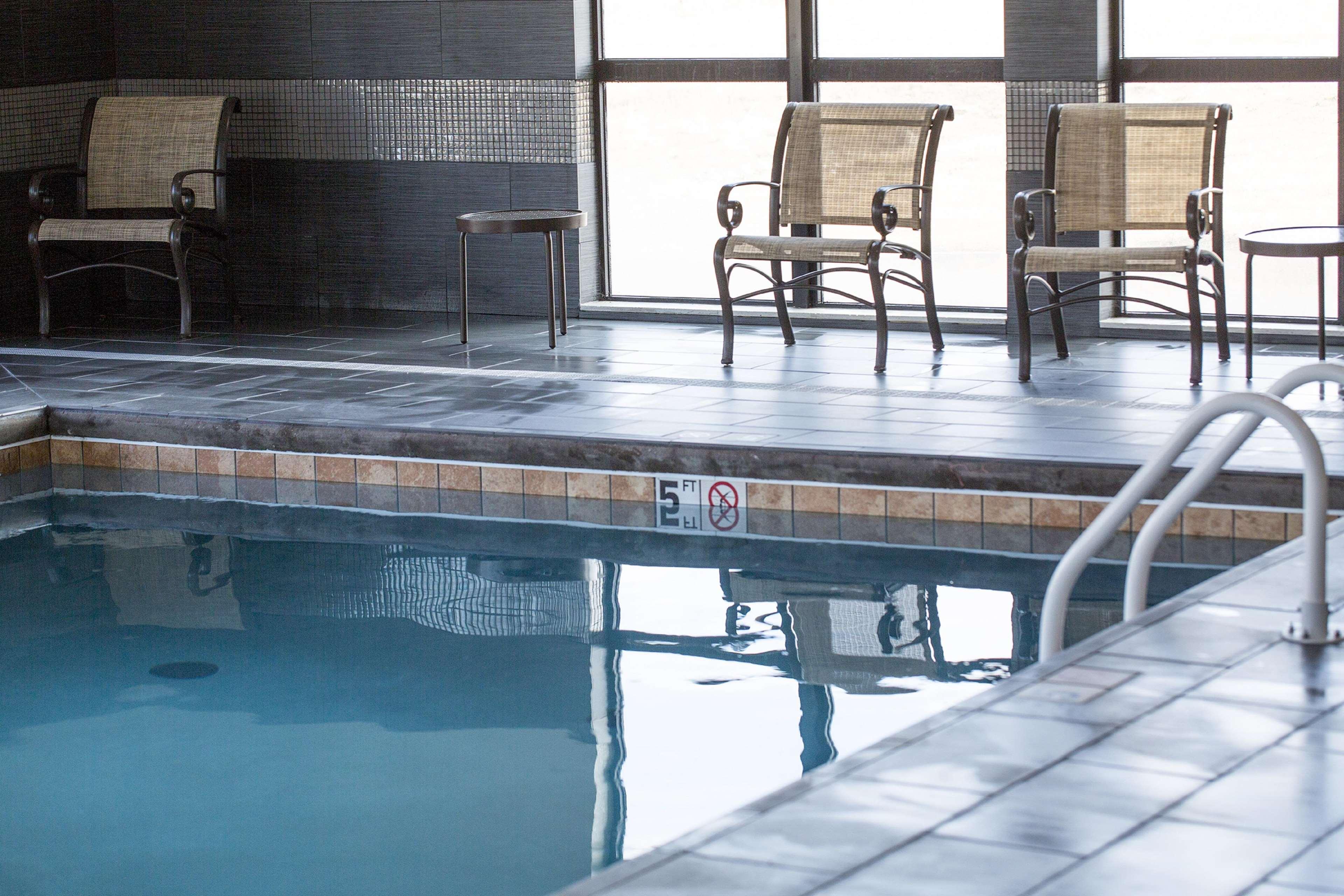Hampton Inn Mcpherson Екстериор снимка