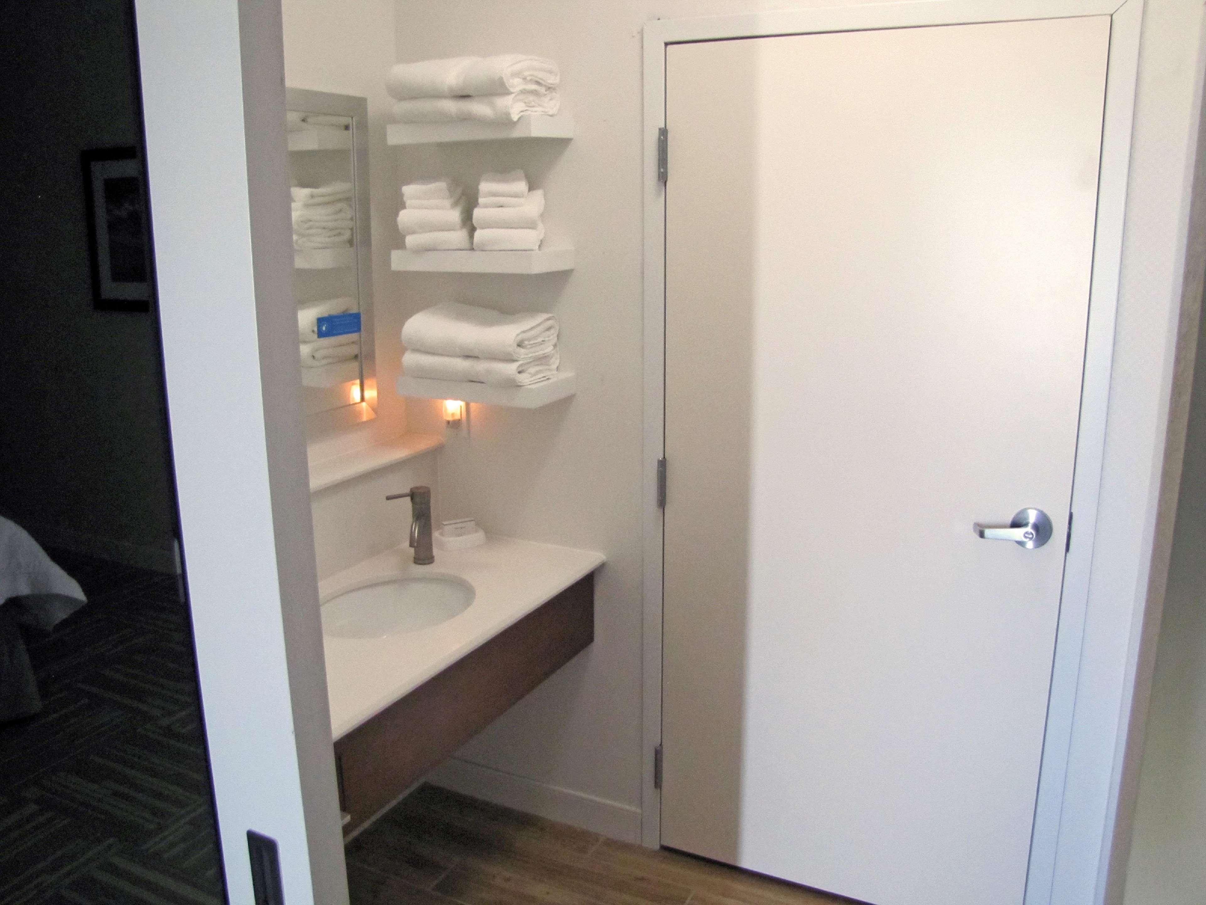 Hampton Inn Mcpherson Екстериор снимка