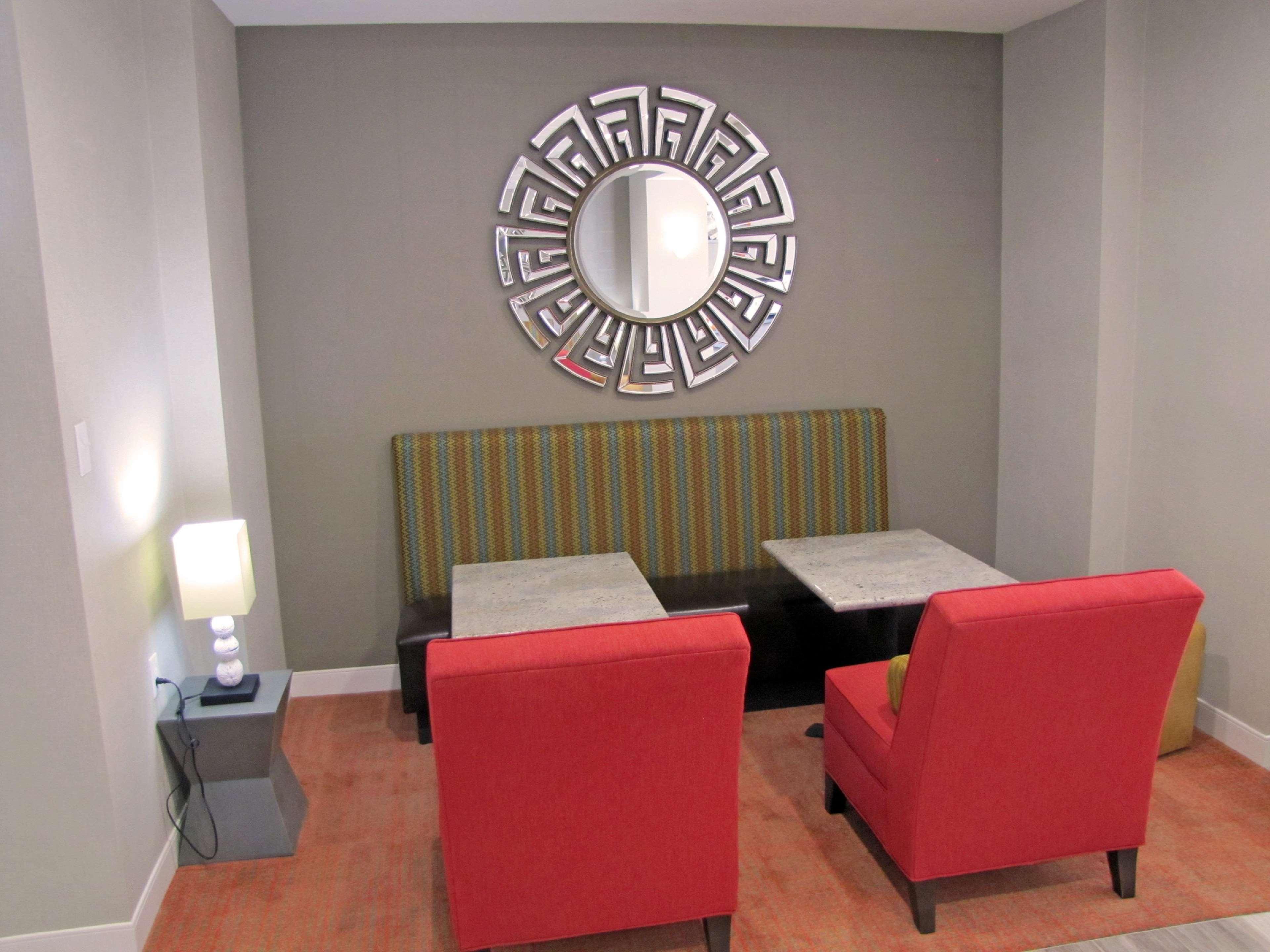 Hampton Inn Mcpherson Екстериор снимка