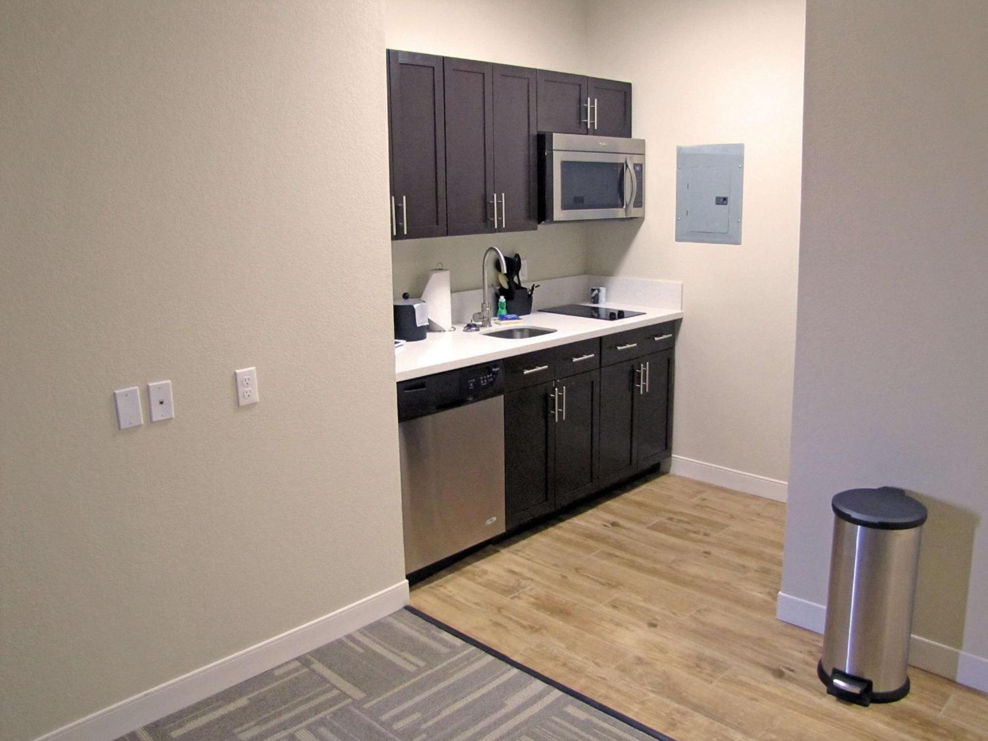 Hampton Inn Mcpherson Екстериор снимка