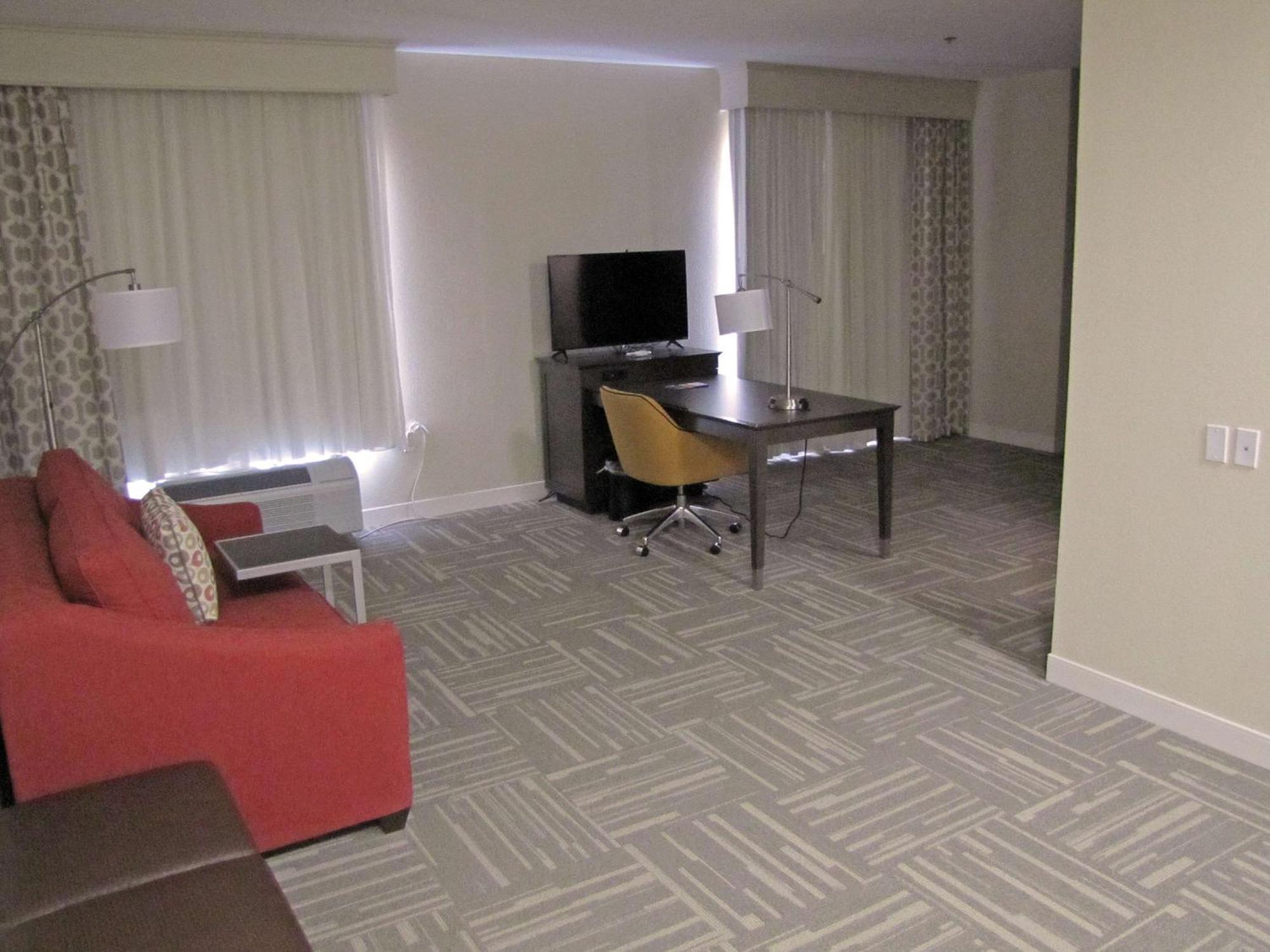 Hampton Inn Mcpherson Екстериор снимка